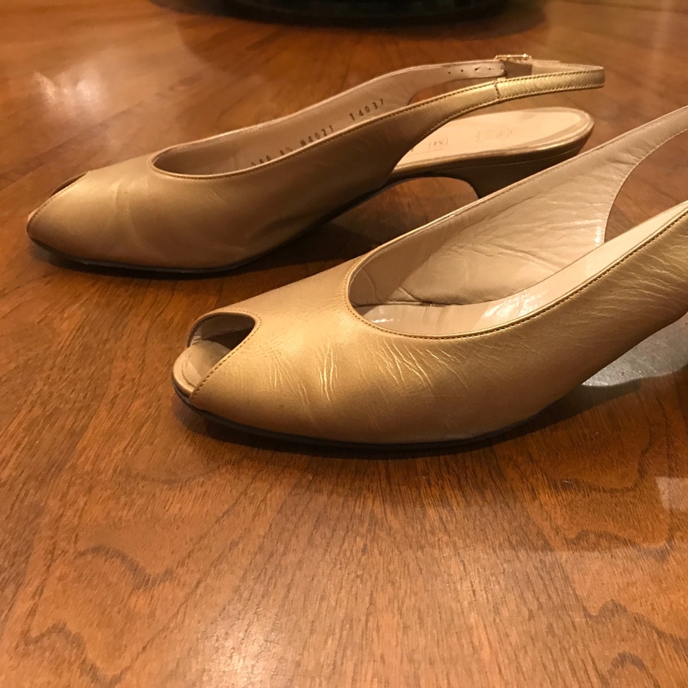 Gold Open-Toe Slingback Medium Heel